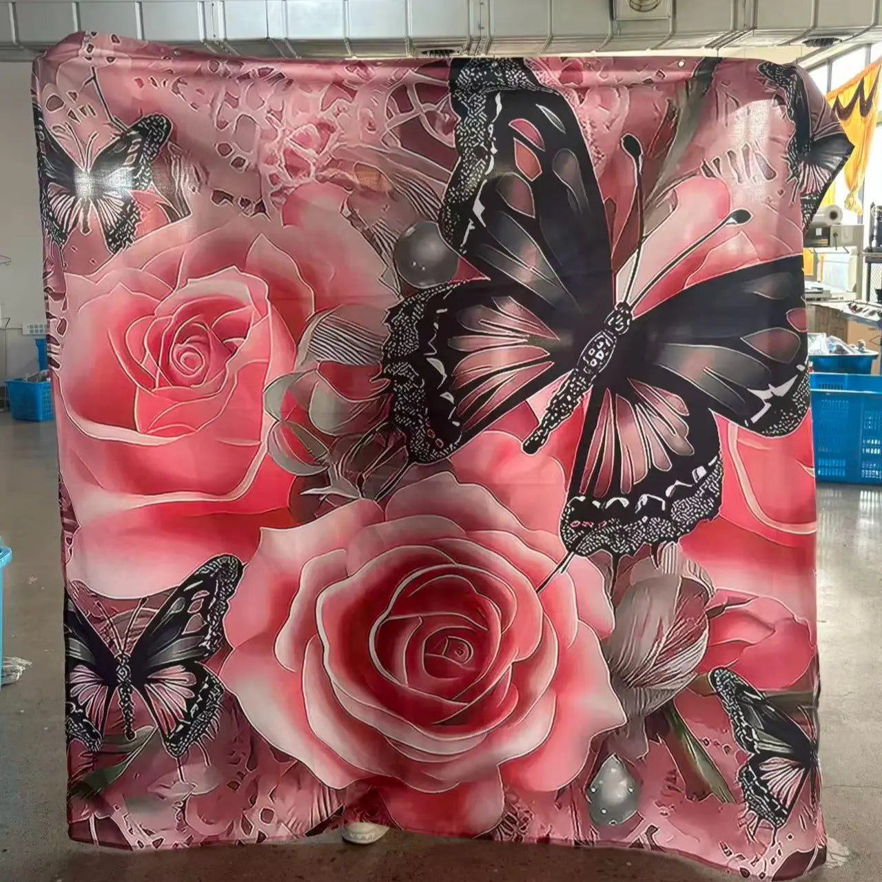 Creative Romantic Floral Insect Style Rose Flower Shower Curtain Set, 180X180Cm, Includes Hooks and Mat, Home Bathroom Decor Gift, Bathroom Accessory