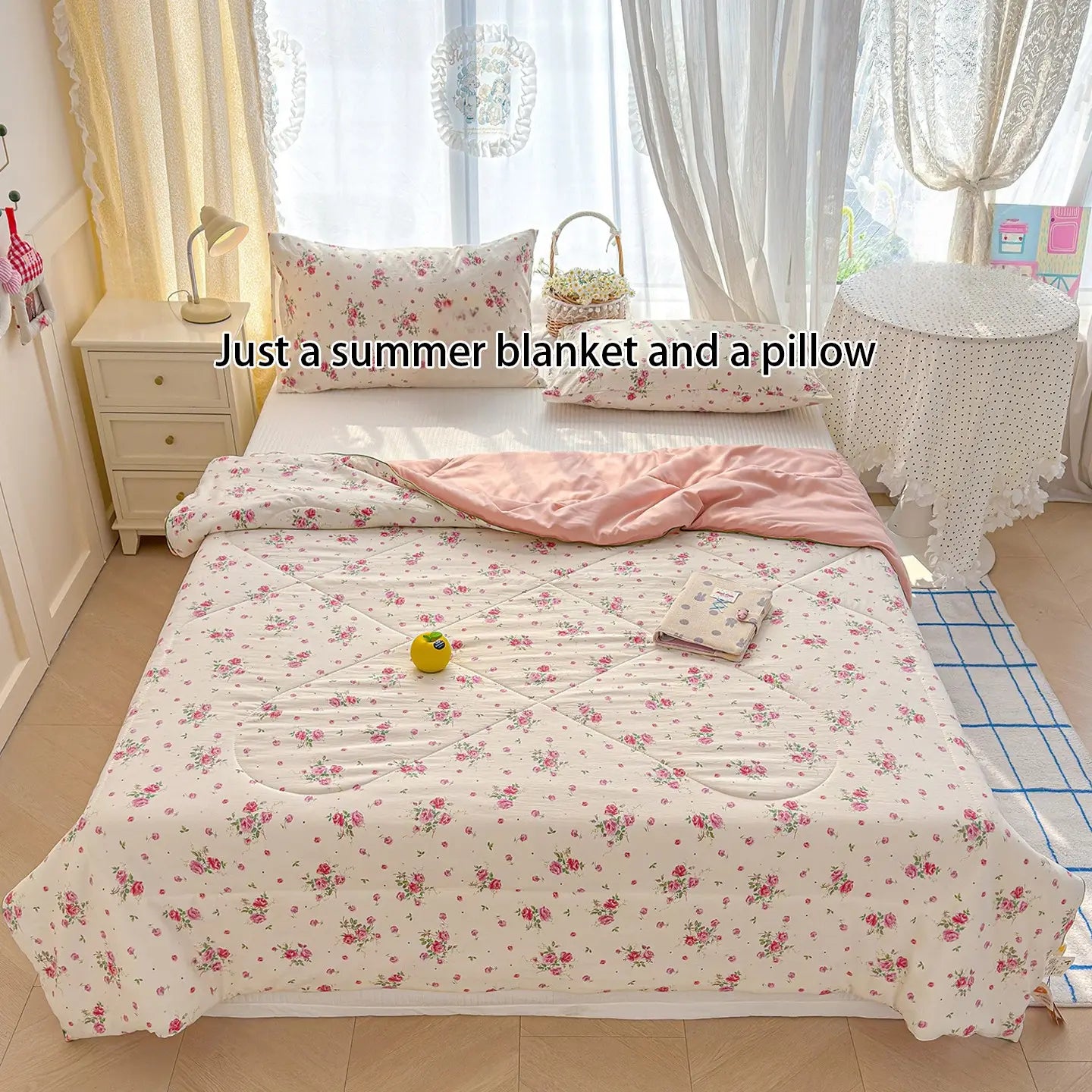 Pink Floral Summer Light Quilt: a Soft, Skin-Friendly, Lightweight Air-Conditioning Quilt and Summer Cooling Blanket, Perfect for Use in Summer Bedrooms (Including Beds), Offices, Living Rooms, and Home Relaxation, Breathable Summer Quilt